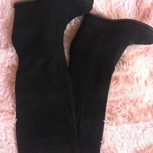 Women’s black boots